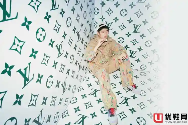 吴亦凡上脚最有排面的lv球鞋售价超万元玩命抢可能都买不到