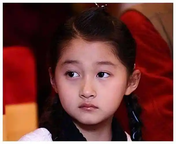 你看《家有儿女》中的杨紫,张一山,关晓彤等等这些人都是童星出身.