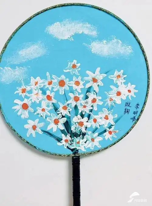 超惊艳济南市舜玉小学手绘创意扇面画