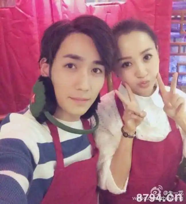 朱一龙小心翼翼隐藏8年的女友曝光,快本是圈内好友?|网友神评论