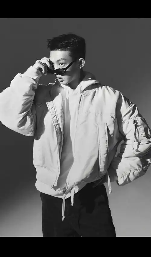 好帅好帅!#刘亚仁#最新代言写真美图第二弹!居然拍了这么多张!