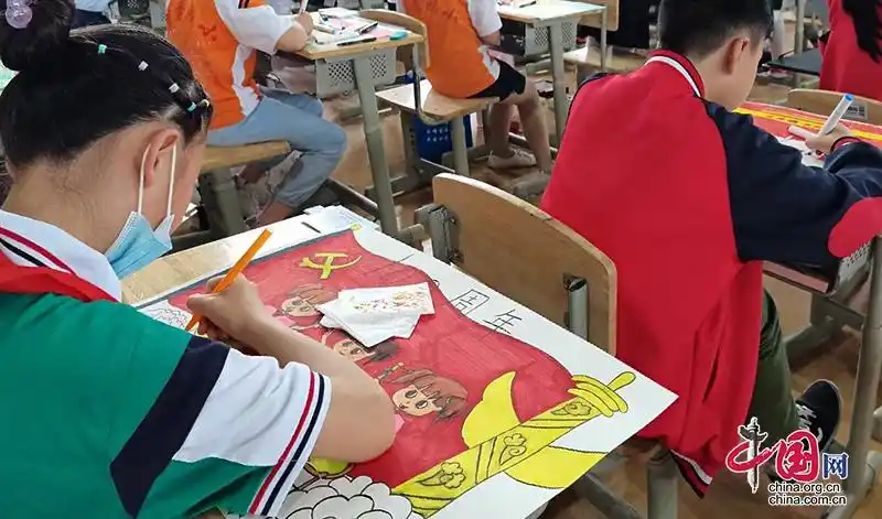 自贡自流井:六百学子共绘梦想 喜迎建党100周年