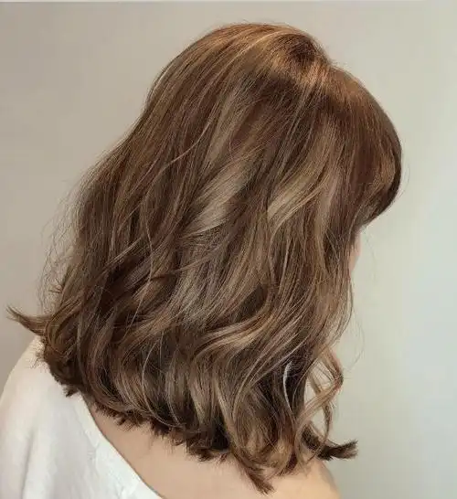 咖啡色大地色系线条染图片