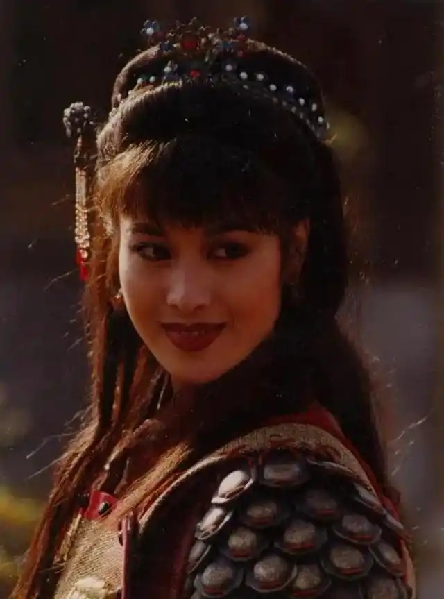 《水浒传》刚播出时,甚至有人说她比"潘金莲"王思懿还要美.