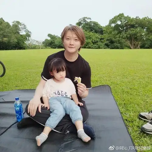 i.r主唱faye再曝分手!曾交往3年的阿沁都有2个孩子了