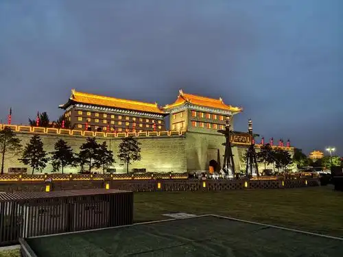 西安古城墙永宁门及夜景