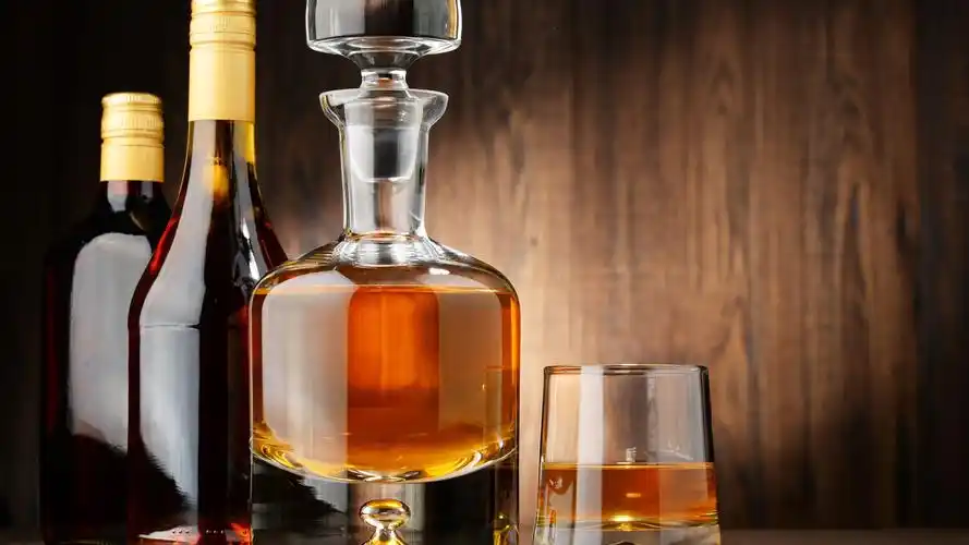 酒精,瓶子,玻璃杯子 1242x2688 iphone 11 pro/xs max 壁纸,图片,背景