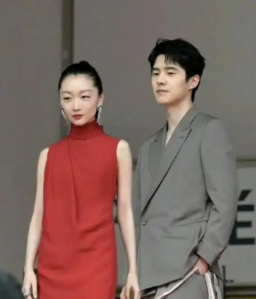 周冬雨电影"四连扑"?我只关心她和窦靖童到底有没有在一起过!