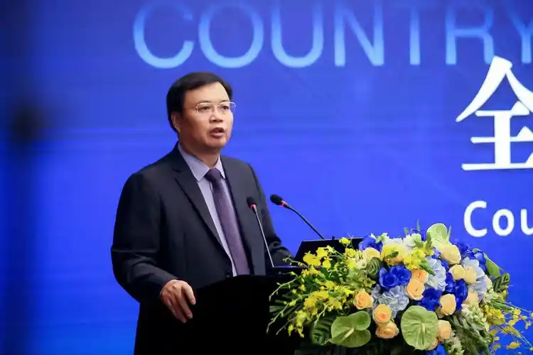 花3亿深度捆绑碧桂园 莫斌离职还要等信号