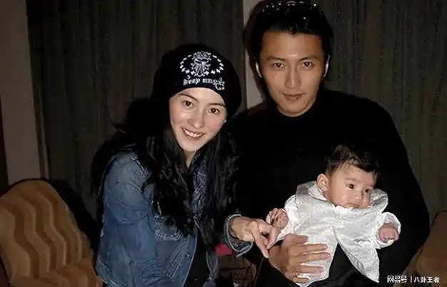 张柏芝三胎生父曝光晒视频为三胎儿子庆生简直就是翻版谢霆锋