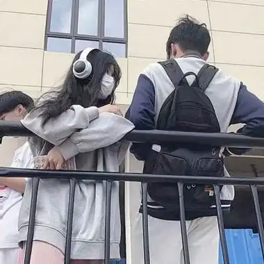 优质情头|我唱的这么走心 却走不进你的心_情侣头像_我要个性网