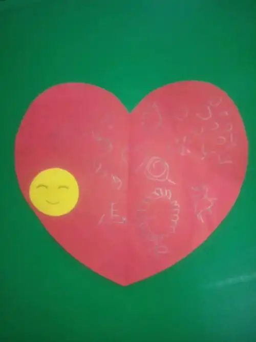 刚刚学会写"妈妈"两个字,就派上用场啦!