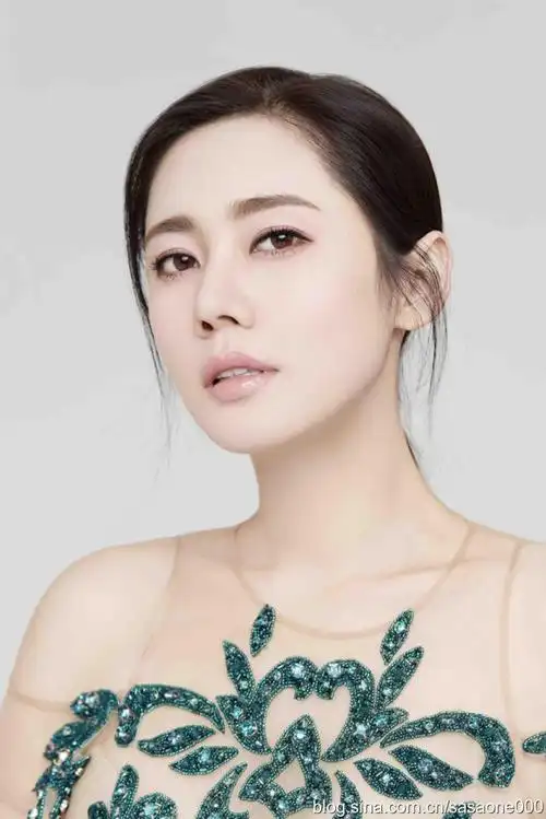 成熟冷艳美女明星秋瓷炫温婉可人女神范