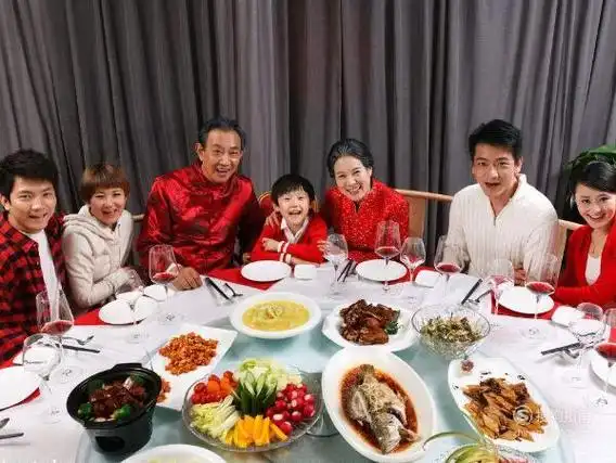 过年和长辈一起吃饭有哪些讲究?