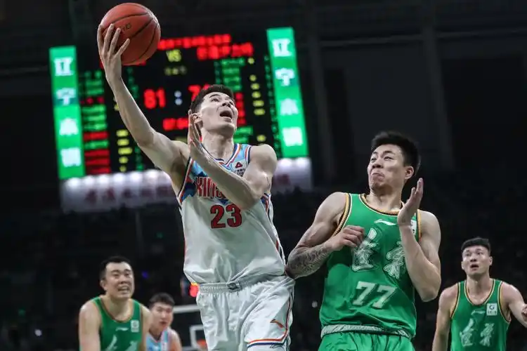 篮球cba常规赛辽宁本钢胜新疆伊力特