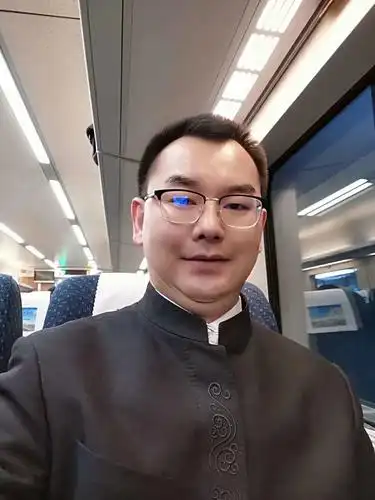 宋万欣37岁男汉族