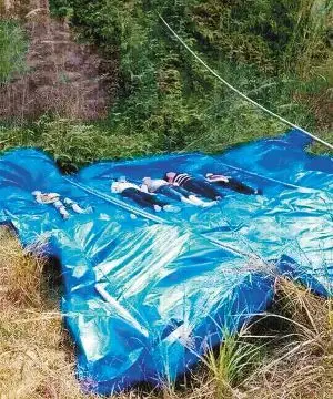 溺水者遗体被打捞上岸