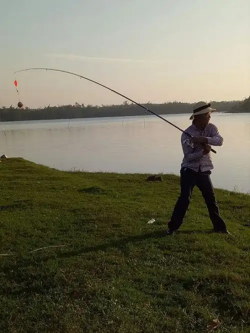 今天出发去红旗镇的龙缝水库钓鱼