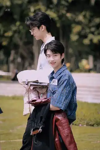 周柯宇张嘉元身高差3cm7430cm78