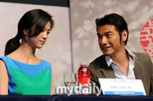 图文:《武侠》釜山记者会--汤唯金城武交流