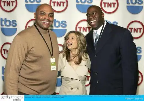 查尔斯·巴克利出售mvp奖杯,梦之队纪念品来买房?怎么想的?