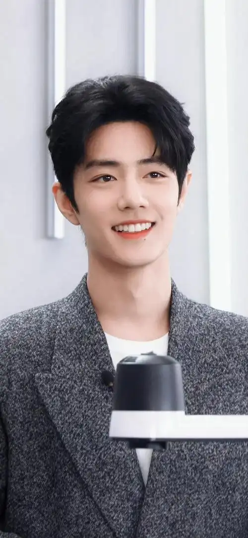 肖战笑出小括号,好甜呀