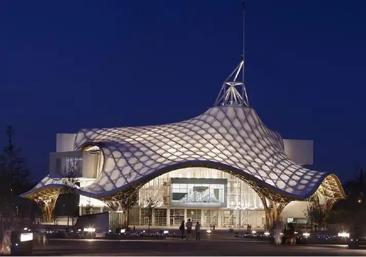 蓬皮杜梅斯艺术中心 对于坂茂而言,材料的可持续性本就是建筑的核心