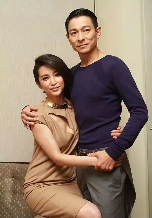 刘德华和周星驰,我认为还是他在华人圈的影响力大些_手机搜狐网