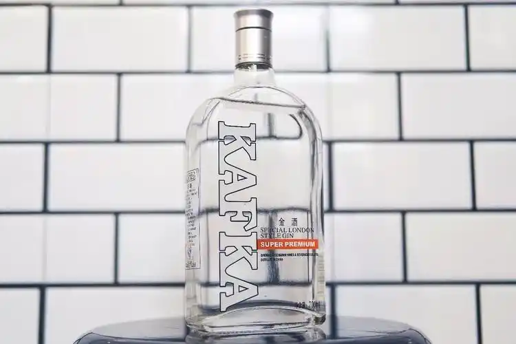 金酒周嘘广州这家酷炫的地下酒吧有个烈酒密室