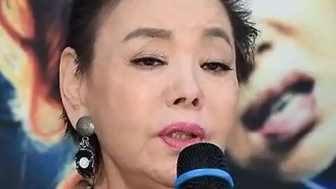 《回头看我》发布会 金守美赵英男吵架离场