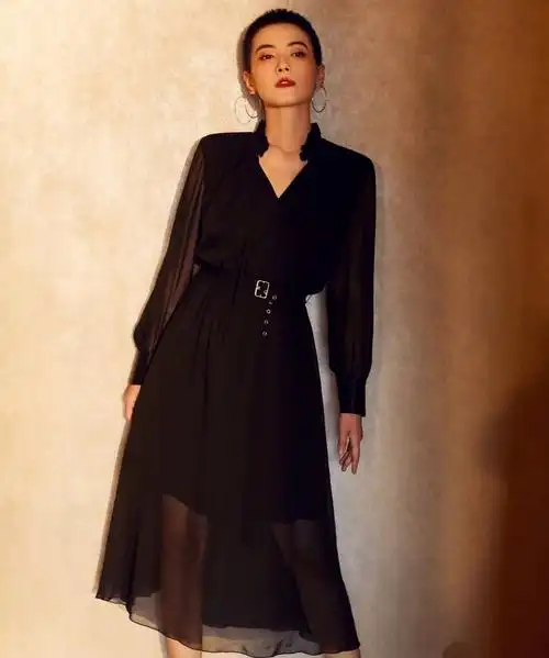 女星李媛留板寸头,真的比男生还帅,网友:身为女生但已被掰弯!|李媛|板