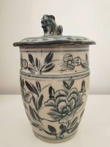 晚清,民国时期,陕西渭北民间窑场曾烧造出大量青花瓷器,它们造型淳朴