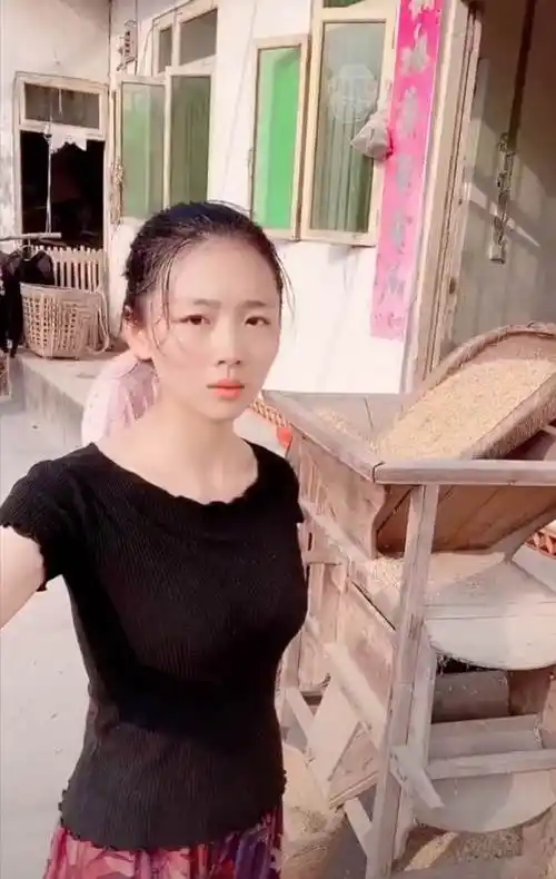 其它 gm的美篇 写美篇这是一位农村女孩在家中生活劳作的记录 做饭,背