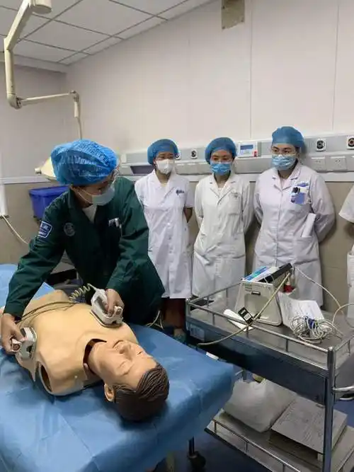 电除颤培训 (十三)儿科 保定市第二医院儿科,儿外科住培学员采取与