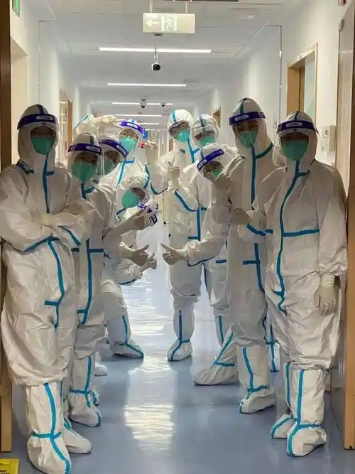 新冠疫情保持社交距离与隔离covid19keeponkeepingyourdistance