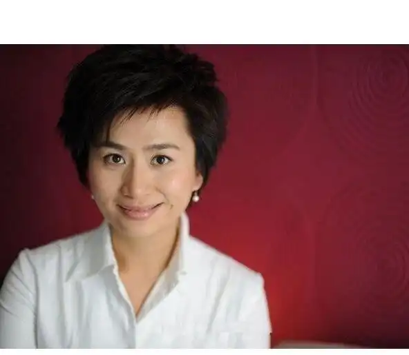 初中时代一次运动会上的发言让经蓓与主持结下了不解之缘,从台上下来