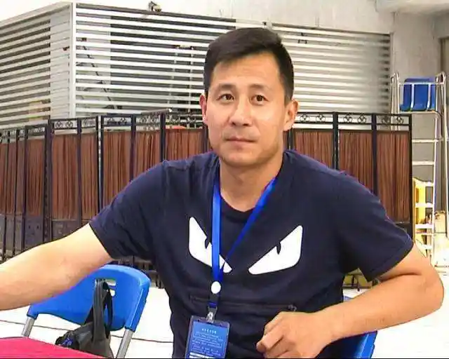 跳水冠军王峰:妻子为他辞职,29岁夺首金,和郭晶晶有不解之缘