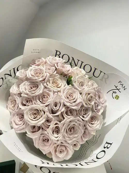 曼塔玫瑰唯美爱情花束