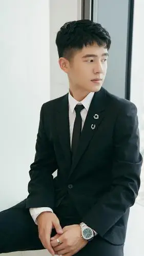 西装少年刘昊然时尚帅气写真,高清图片,手机锁屏桌面-壁纸族