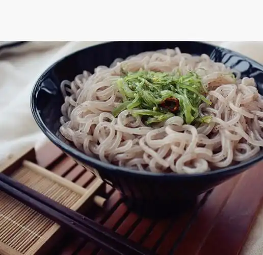 林卡洛做的泡菜魔芋面