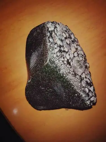 珍贵无比的石头