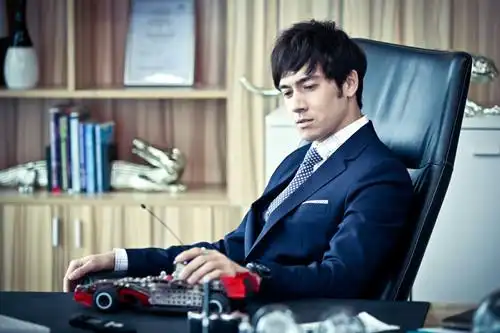 不一样的美男子热播纪亚文晋升国民男神