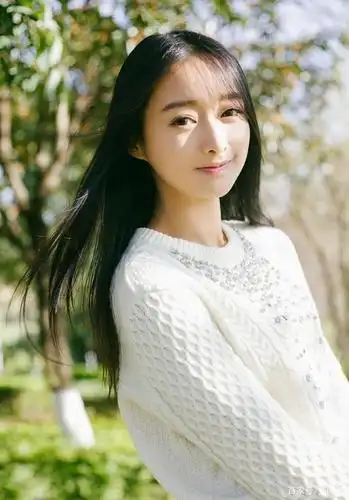 一组清纯甜美迷人可爱美女校花唯美私生活照写真合集