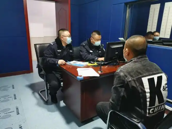 警察就是照进这座城市的光—乌兰镇派出所警察的战"疫"故事