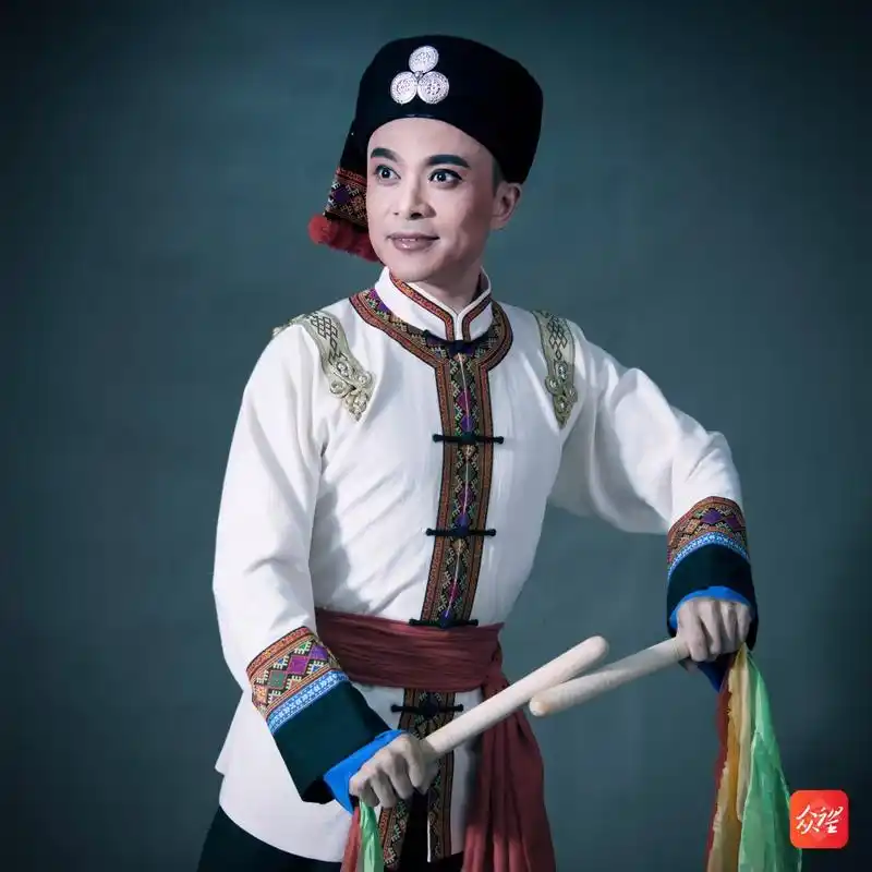 气场十足全国首部原创时代京剧锦绣女儿发布定妆照