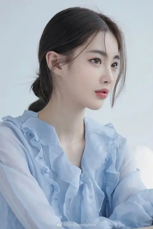 有没有特别好看的女生照片