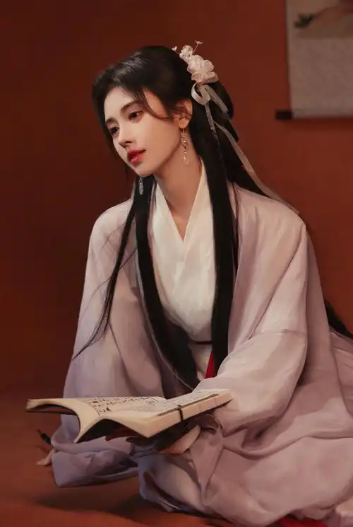 10@鞠婧祎个人工作室微博更新鞠婧祎个人工作室    汉服|@暮云清裳