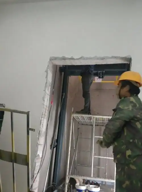 图三:电梯轿厢安装