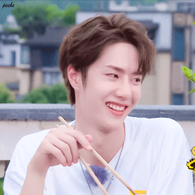 极限青春"85号桌再加10份酥肉!"@uniq-王一博