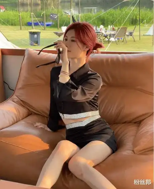 斗鱼女主播喊话大哥给我2000万给你生俩孩子打算30岁就结婚